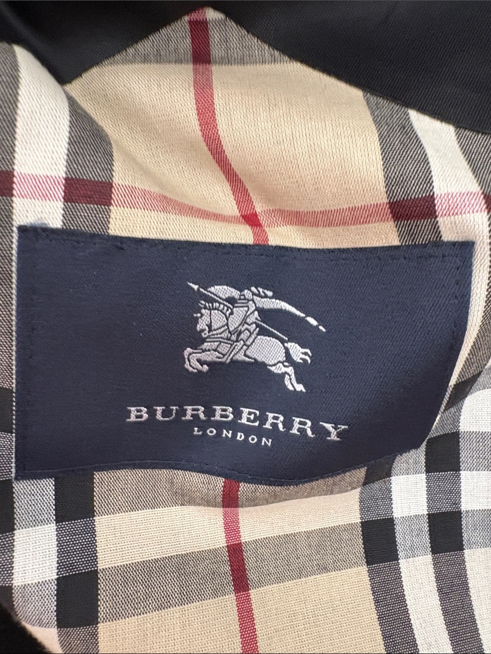 Burberry Black Trench Coat with Signature Beige Check Lining - Picture 7 of 7